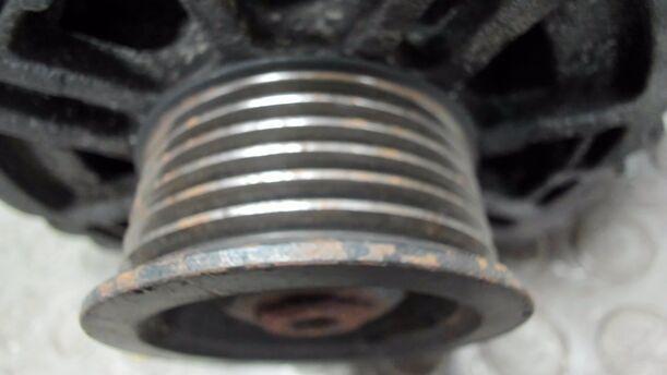 Foto: LICHTMASCHINE / GENERATOR eines Jaguar X-Type 2.0 Diesel CLX