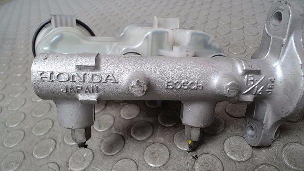 Foto: HAUPTBREMSZYLINDER ( BOSCH ) eines Honda Accord 2.2i-CTDi CLX