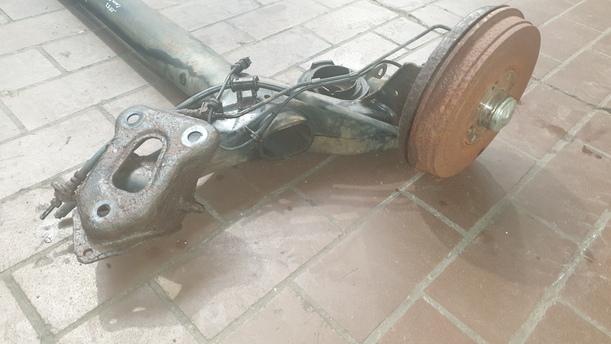 Foto: HINTERACHSE eines Opel Corsa 1.4 16V GL