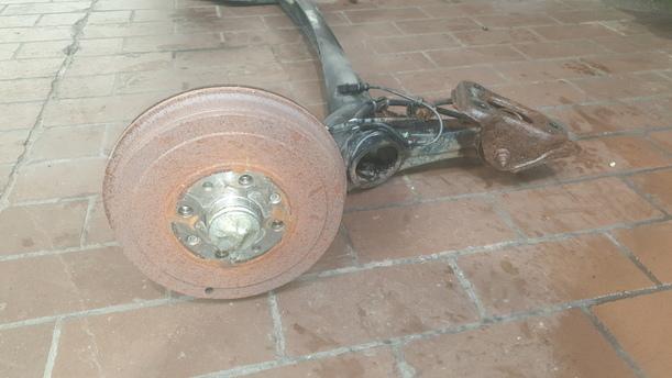 Foto: HINTERACHSE eines Opel Corsa 1.4 16V GL