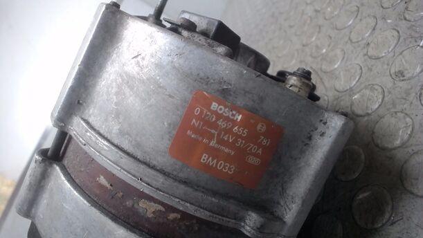 Foto: LICHTMASCHINE (BOSCH) eines Ford Scorpio CL