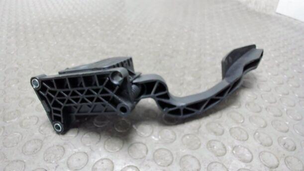 Foto: GASPEDAL eines Opel Corsa 1.4 16V CL