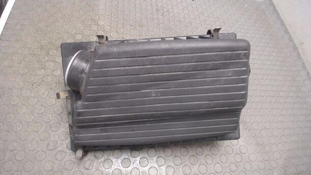 Foto: LUFTFILTERKASTEN eines Opel Vectra 1.6 CLX