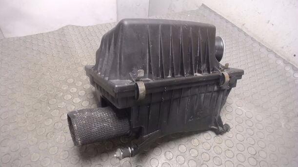Foto: LUFTFILTERKASTEN eines Opel Vectra 1.6 CLX