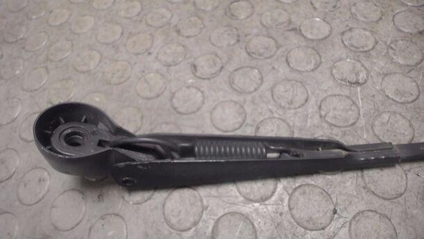 Foto: SCHEIBENWISCHERARM HINTEN eines Opel Vectra 1.6