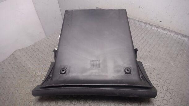 Foto: HANDSCHUHFACH eines Opel Vectra 1.6