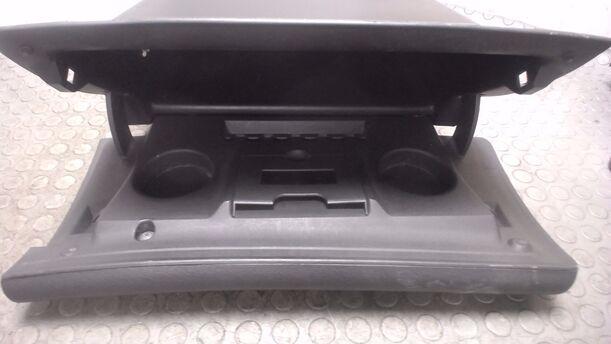 Foto: HANDSCHUHFACH eines Opel Vectra 1.6