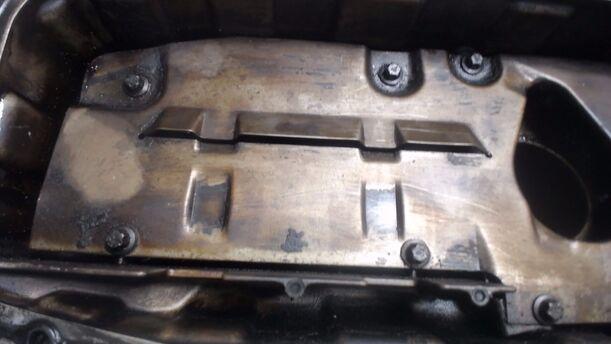Foto: ÖLWANNE eines Opel Vectra 1.6