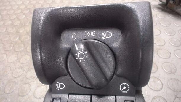 Foto: LICHTSCHALTER eines Opel Vectra 1.6
