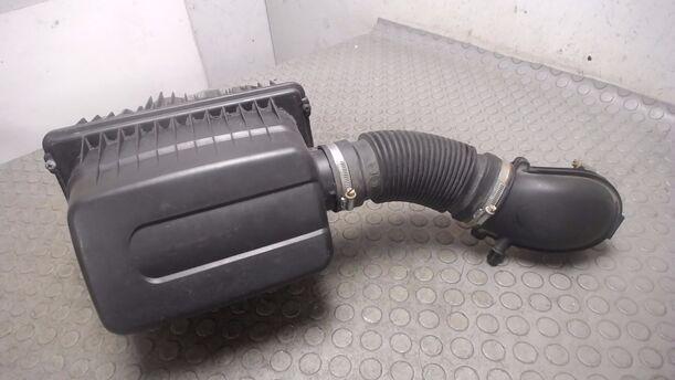 Foto: LUFTFILTERKASTEN eines Peugeot 307 SW 135