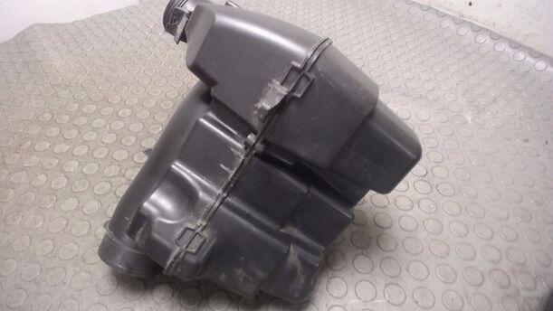 Foto: RESONANZKÖRPER / RESONATOR eines Peugeot 307 SW 135