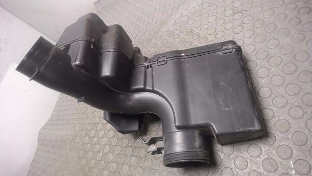 Foto: RESONANZKÖRPER / RESONATOR eines Peugeot 307 SW 135