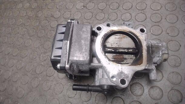 Foto: DROSSELKLAPPENSTUTZEN / DROSSELKLAPPE ( VDO ) eines Peugeot 307 SW 135