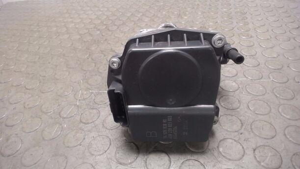 Foto: DROSSELKLAPPENSTUTZEN / DROSSELKLAPPE ( VDO ) eines Peugeot 307 SW 135