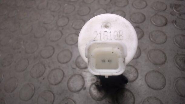 Foto: SCHEIBENWASCHPUMPE eines Peugeot 307 SW 135