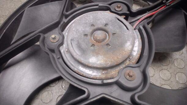 Foto: ELEKTROLÜFTER eines Peugeot 307 SW 135