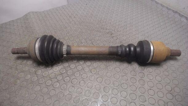 Foto: ANTRIEBSWELLE LINKS eines Peugeot 307 SW 135