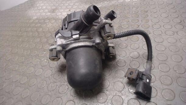 Foto: SEKUNDÄRLUFTPUMPE eines Peugeot 307 SW 135