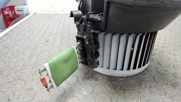 Foto: HEIZUNGSGEBLÄSE eines Opel Corsa 1.4 16V