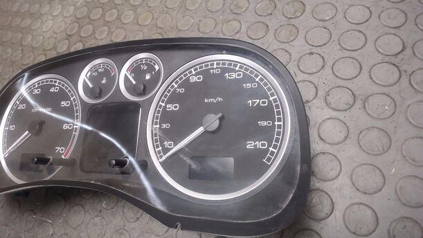 Foto: TACHOEINHEIT eines Peugeot 307 SW 135