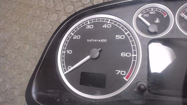 Foto: TACHOEINHEIT eines Peugeot 307 SW 135