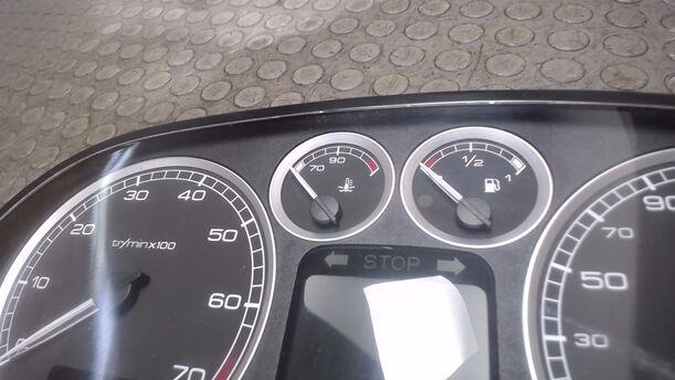 Foto: TACHOEINHEIT eines Peugeot 307 SW 135