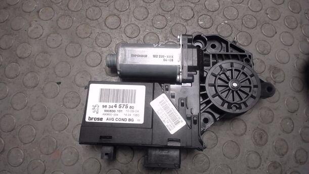 Foto: FENSTERHEBERMOTOR VORNE LINKS eines Peugeot 307 SW 135