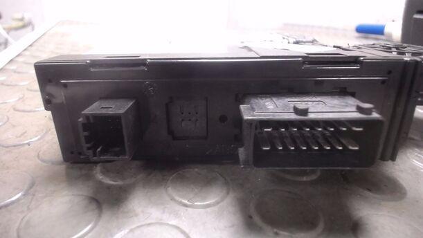 Foto: FENSTERHEBERMOTOR VORNE LINKS eines Peugeot 307 SW 135