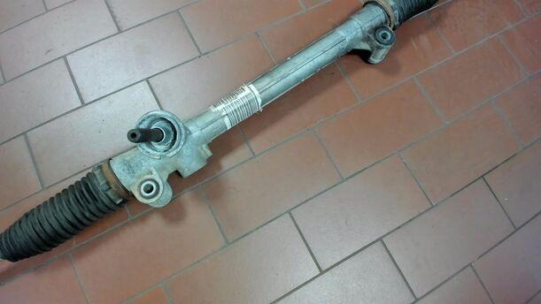 Foto: LENKNUNG eines Opel Corsa 1.4 16V