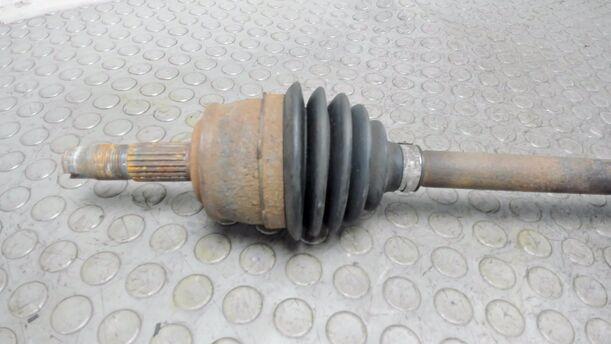 Foto: ANTRIEBSWELLE LINKS eines Opel Corsa 1.4 16V