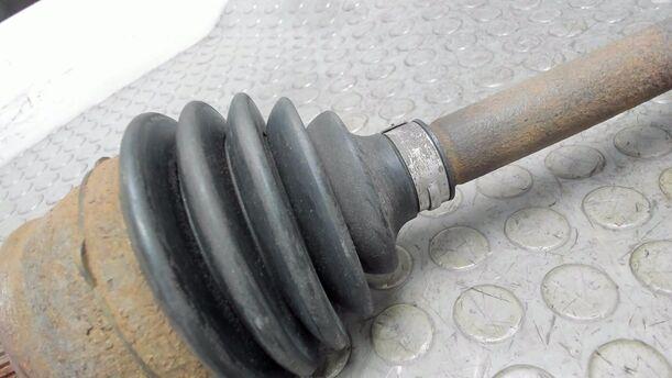 Foto: ANTRIEBSWELLE LINKS eines Opel Corsa 1.4 16V