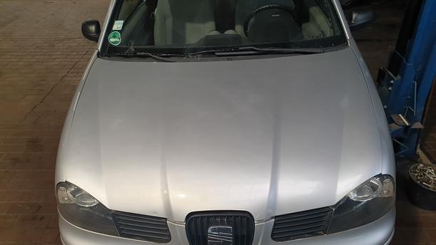 Foto: MOTORHAUBE ( AB 2000 ) eines Seat Arosa 1.0