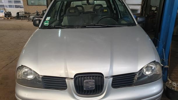 Foto: MOTORHAUBE ( AB 2000 ) eines Seat Arosa 1.0