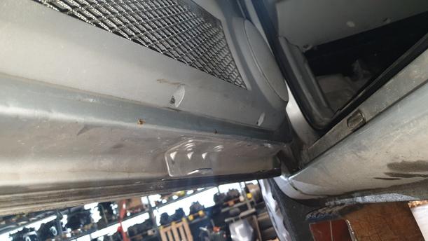 Foto: TÜR LINKS ( AUSFÜHRUNG ELEKTRISCHER FENSTERHEBER ) eines Seat Arosa 1.0