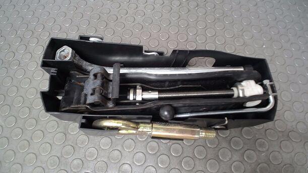 Foto: WAGENHEBER/ BORDWERKZEUG eines Seat Arosa 1.0