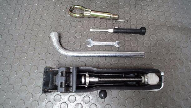 Foto: WAGENHEBER/ BORDWERKZEUG eines Seat Arosa 1.0
