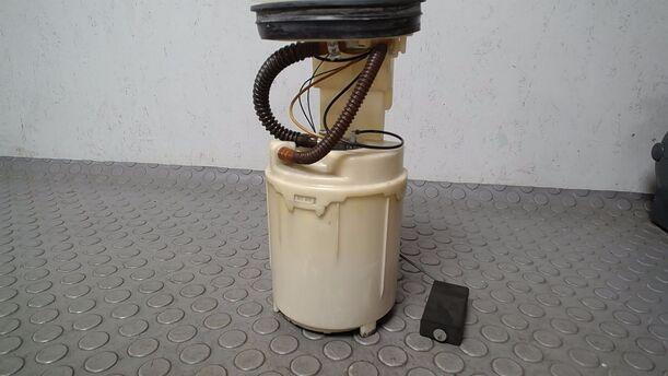 Foto: KRAFTSTOFFPUMPE eines Seat Arosa 1.0