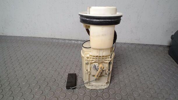 Foto: KRAFTSTOFFPUMPE eines Seat Arosa 1.0