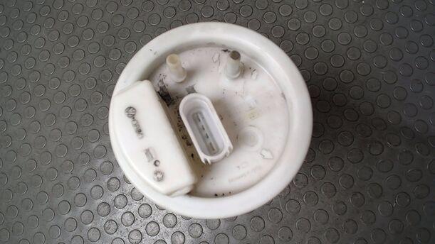 Foto: KRAFTSTOFFPUMPE eines Seat Arosa 1.0