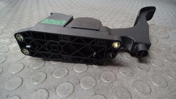 Foto: GASPEDAL eines Seat Arosa 1.0 CL