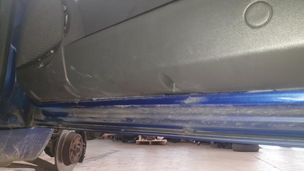 Foto: TÜR VORNE RECHTS ( 2/3 TÜRER ) eines Fiat Punto 1.2 8V CL
