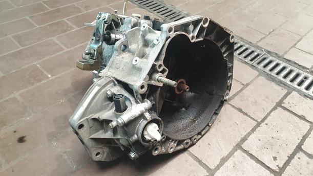 Foto: SCHALTGETRIEBE 5-GANG eines Fiat Punto 1.2 8V CL