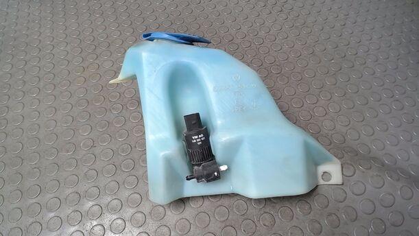 Foto: SCHEIBENWASCHBEHÄLTER eines Seat Arosa 1.0 CL