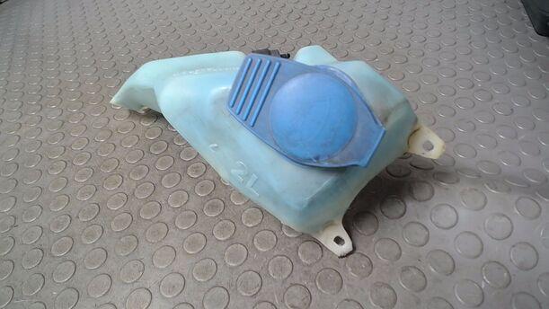 Foto: SCHEIBENWASCHBEHÄLTER eines Seat Arosa 1.0 CL