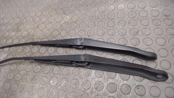 Foto: SCHEIBENWISCHERARME VORNE eines Fiat Punto 1.2 8V CL