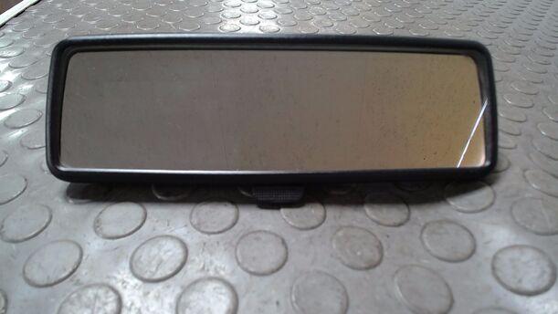 Foto: INNENSPIEGEL eines Seat Arosa 1.0 CL