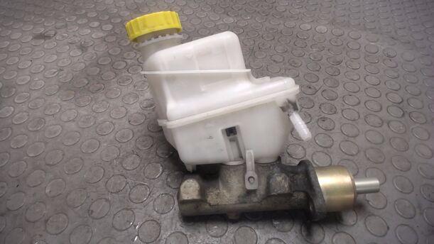 Foto: HAUPTBREMSZYLINDER eines Fiat Punto 1.2 8V CL