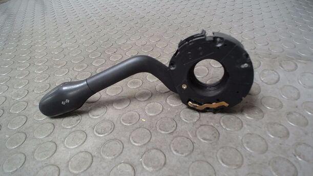 Foto: BLINKSCHALTER/ KOMBISCHALTER eines Seat Arosa 1.0 CL
