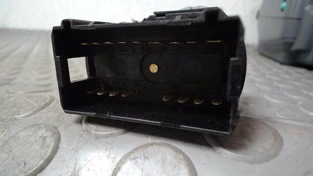 Foto: LICHTSCHALTER eines Seat Arosa 1.0 CL