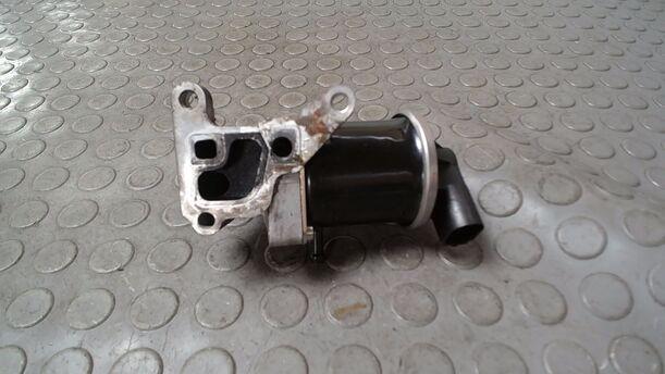 Foto: ABGASRÜCKFÜHRUNGSVENTIL/ AGR VENTIL eines Seat Arosa 1.0 CL